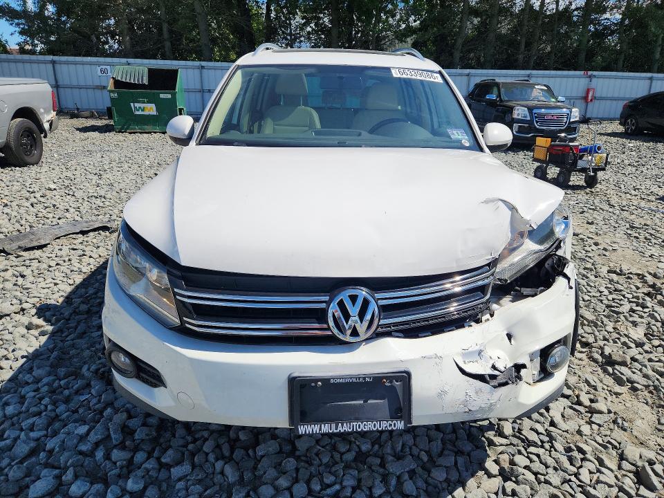 Photo 5 from auction – 2013 VOLKSWAGEN TIGUAN with VIN WVGBV3AX5DW597183