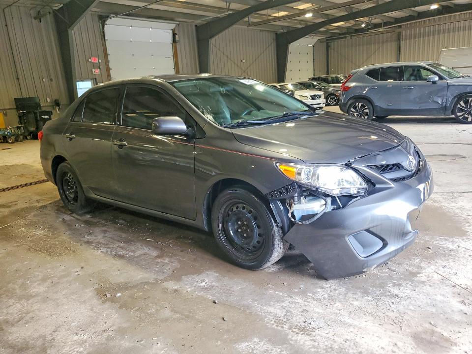 Photo 4 from auction – 2013 TOYOTA COROLLA with VIN 2T1BU4EE1DC047820