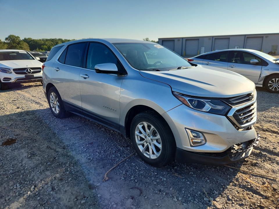 Foto 4 de la subasta – 2018 CHEVROLET EQUINOX con VIN 2GNAXJEV0J6233628