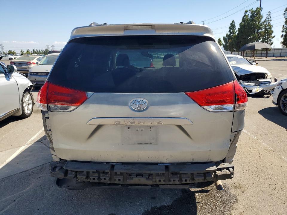 Photo 6 from auction – 2011 TOYOTA SIENNA with VIN 5TDKK3DC6BS042357