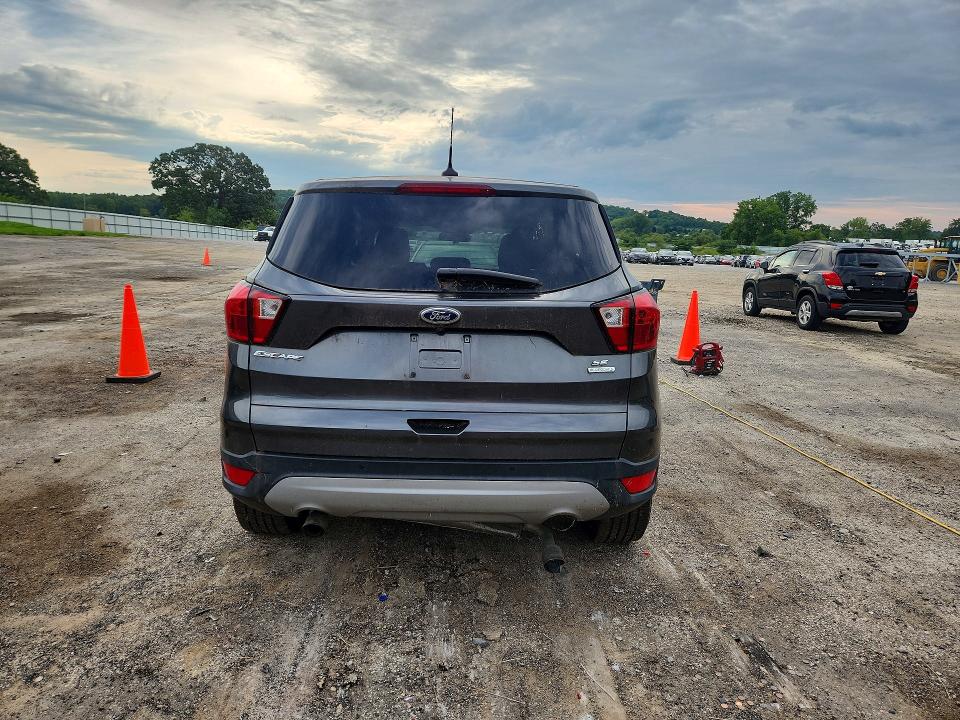 Photo 6 from auction – 2019 FORD ESCAPE with VIN 1FMCU0GD8KUB13082