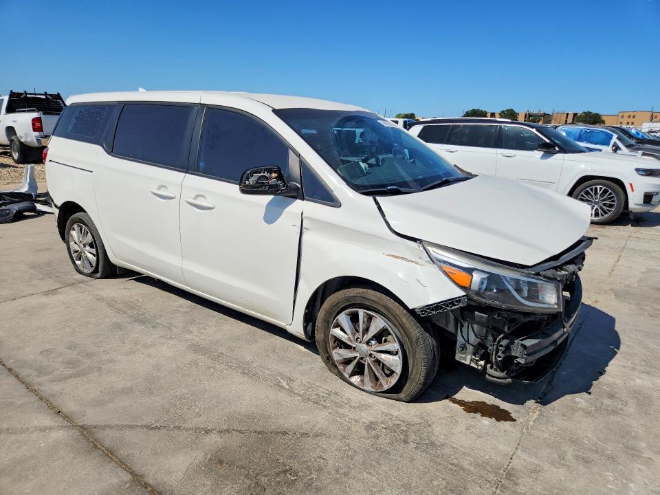 Photo 4 from auction – 2015 KIA SEDONA with VIN KNDMA5C10F6029424