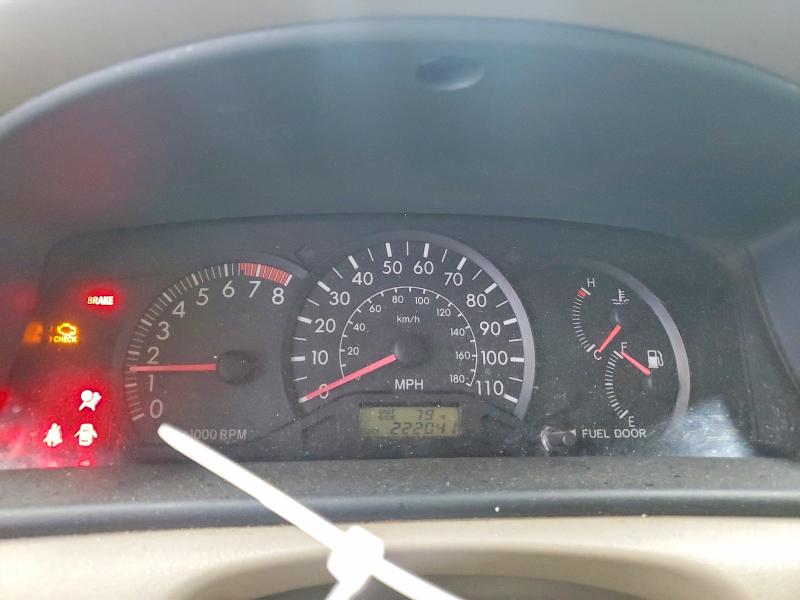 Photo 9 from auction – 2005 TOYOTA COROLLA with VIN JTDBR32E852049564