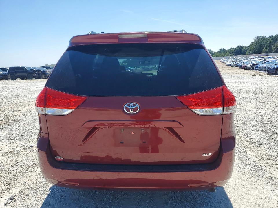 Photo 6 from auction – 2014 TOYOTA SIENNA with VIN 5TDYK3DC2ES505786