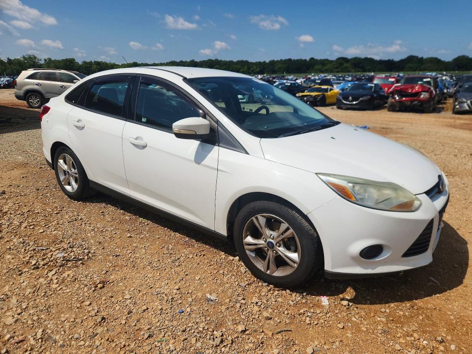 Photo 4 from auction – 2013 FORD FOCUS with VIN 1FADP3F28DL371635
