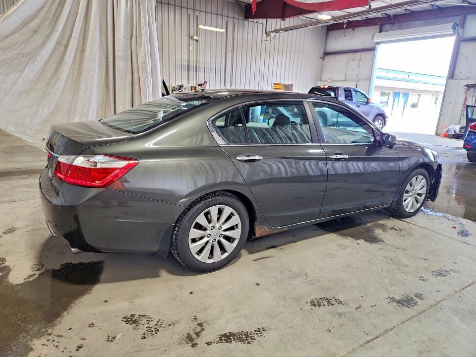 Photo 3 from auction – 2013 HONDA ACCORD with VIN 1HGCR2F81DA120077
