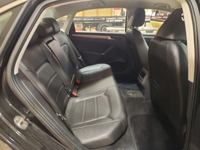 Photo 10 from auction – 2017 VOLKSWAGEN PASSAT with VIN 1VWDT7A39HC044175