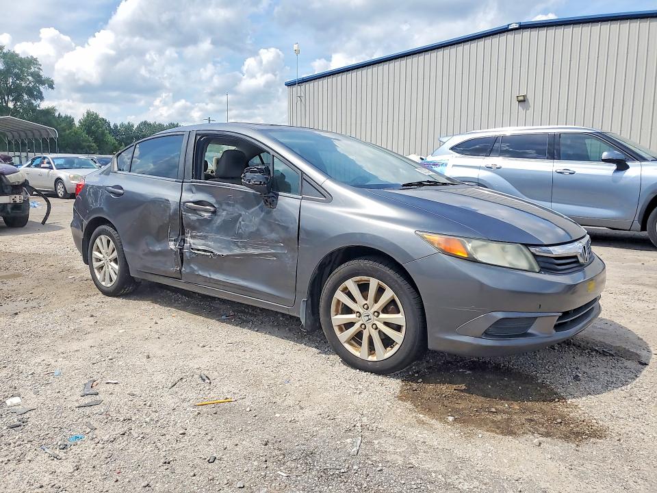 Photo 4 from auction – 2012 HONDA CIVIC with VIN 2HGFB2F87CH304621