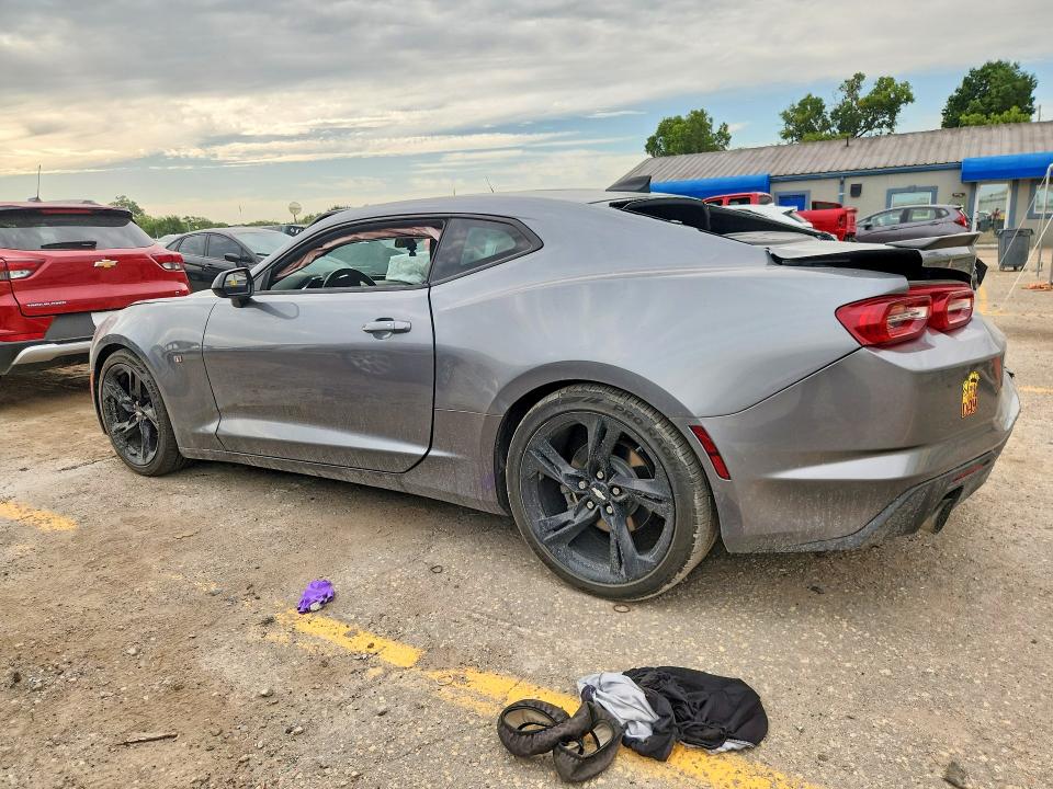 Photo 2 from auction – 2019 CHEVROLET CAMARO with VIN 1G1FB1RX2K0144574