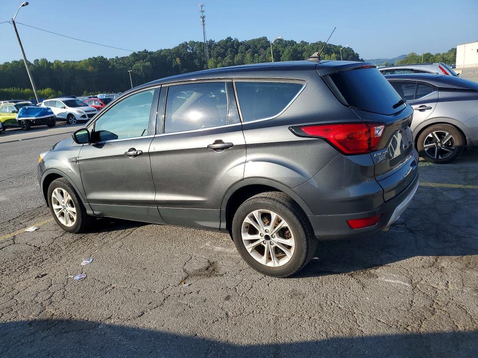 Zdjęcie 2 z aukcji – 2019 FORD ESCAPE z VIN 1FMCU9GD9KUC35678