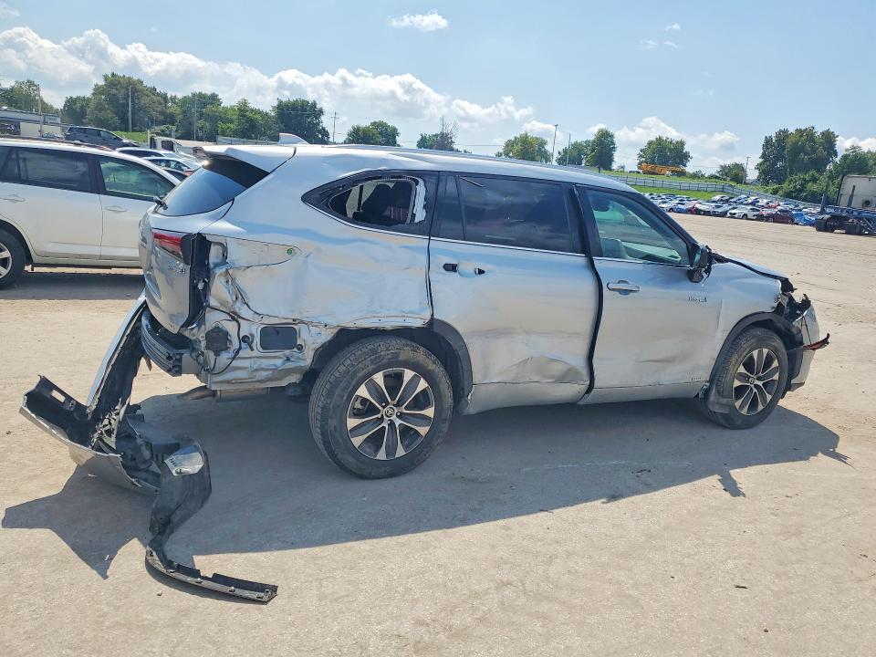 Zdjęcie 3 z aukcji – 2021 TOYOTA HIGHLANDER z VIN 5TDGBRCH2MS517012