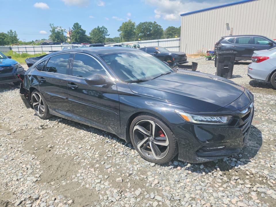 Снимка 4 от търг – 2018 HONDA ACCORD с VIN 1HGCV1F31JA187977