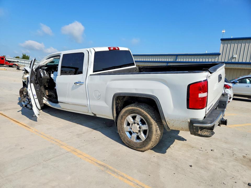 Снимка 2 от търг – 2018 GMC SIERRA с VIN 1GT12TEY2JF249624