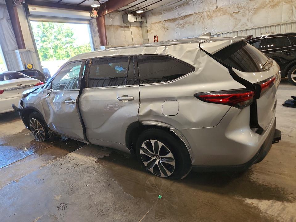 Photo 2 from auction – 2021 TOYOTA HIGHLANDER with VIN 5TDHBRCH7MS534750