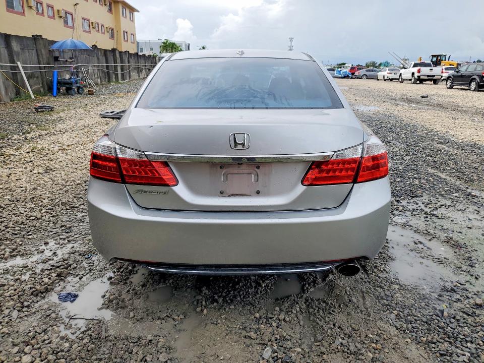 Photo 6 from auction – 2015 HONDA ACCORD with VIN 1HGCR2F85FA068701