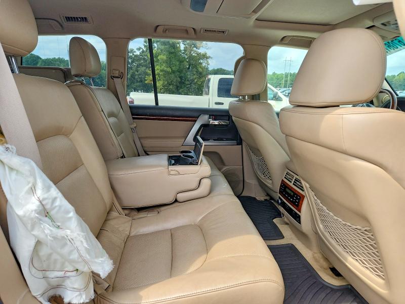 Photo 11 from auction – 2013 TOYOTA LAND CRUISER with VIN JTMHY7AJXD4012151