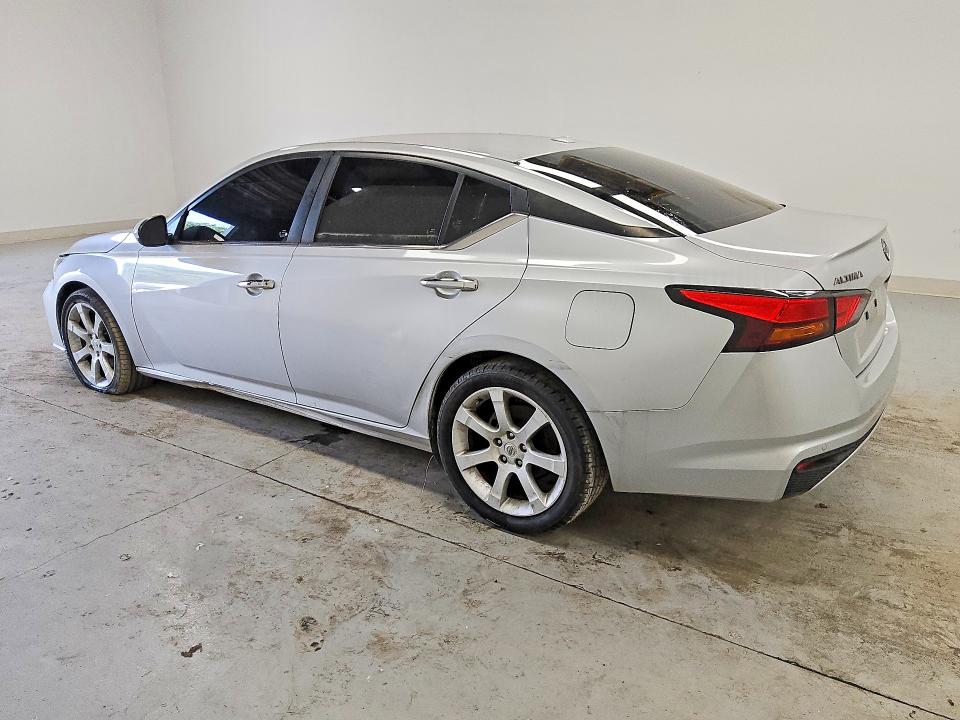 Photo 2 from auction – 2023 NISSAN ALTIMA with VIN 1N4BL4DVXPN314240