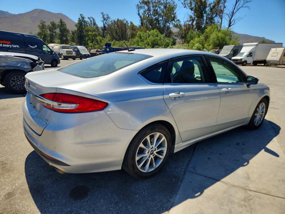 Photo 3 from auction – 2017 FORD FUSION with VIN 3FA6P0HD3HR293603