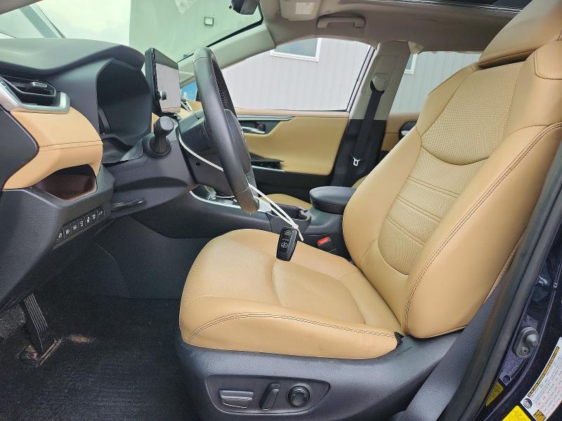 Photo 7 from auction – 2023 TOYOTA RAV4 with VIN JTMD6RFV8PD111843