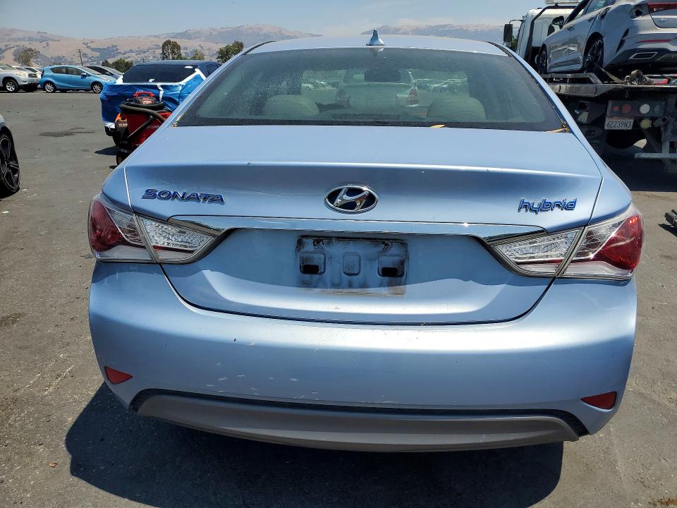 Photo 6 from auction – 2012 HYUNDAI SONATA with VIN KMHEC4A47CA034727