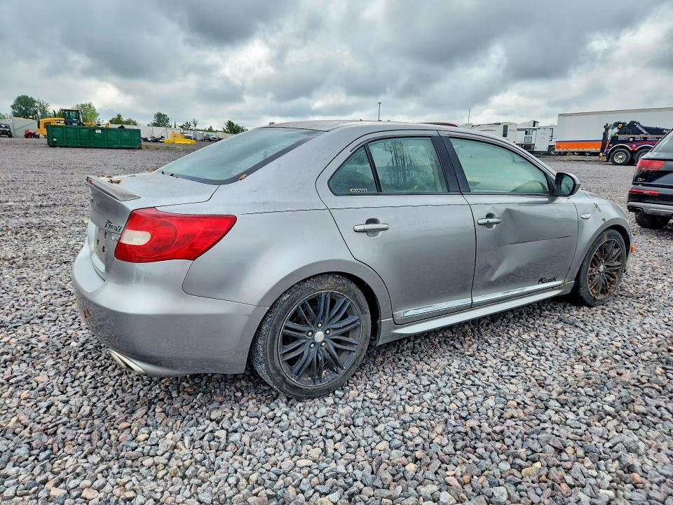 Photo 3 from auction – 2012 SUZUKI KIZASHI with VIN JS2RF9A60C6100068