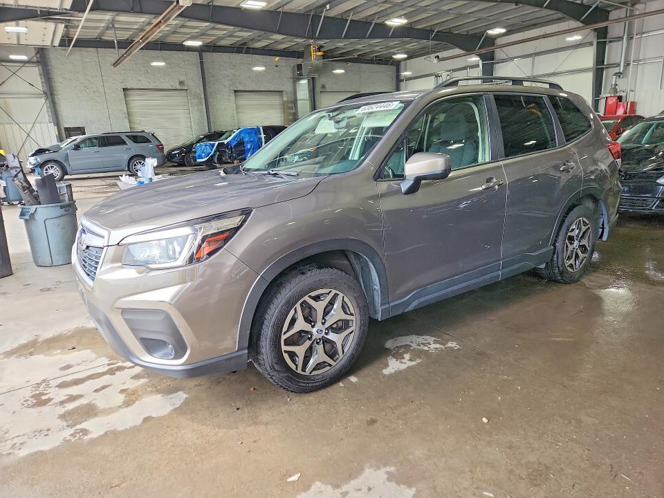 SUBARU FORESTER 2019 with VIN JF2SKAEC6KH568464 - Photo from auction