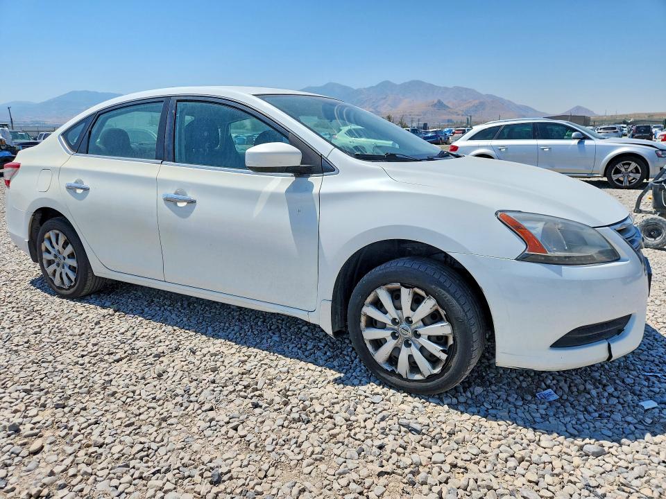 Photo 4 from auction – 2014 NISSAN SENTRA with VIN 3N1AB7AP0EY250017