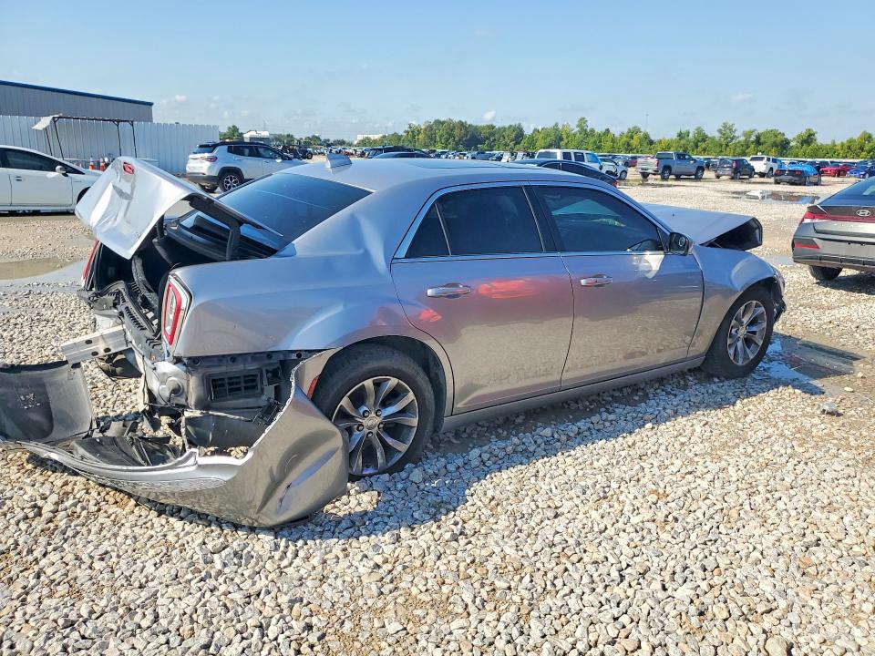 Photo 3 from auction – 2015 CHRYSLER 300 with VIN 2C3CCAAG4FH853676