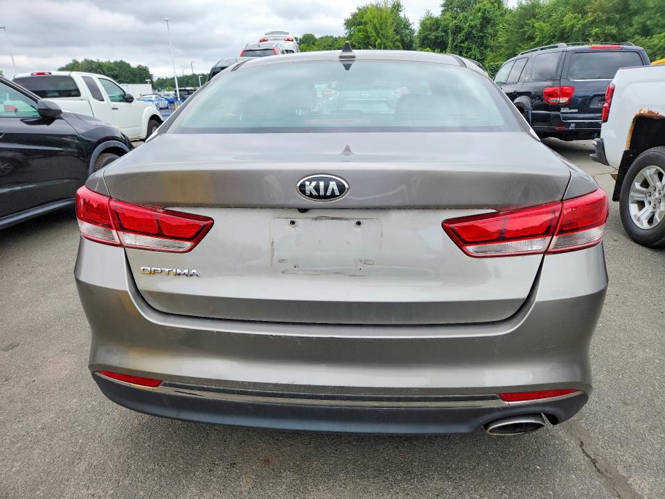 Photo 6 from auction – 2017 KIA OPTIMA with VIN 5XXGT4L36HG147047