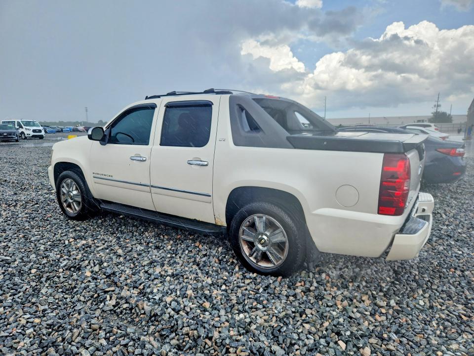 Photo 2 from auction – 2010 CHEVROLET AVALANCHE with VIN 3GNVKGE08AG151478