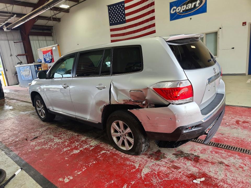 Photo 2 from auction – 2013 TOYOTA HIGHLANDER with VIN 5TDBK3EH8DS192614
