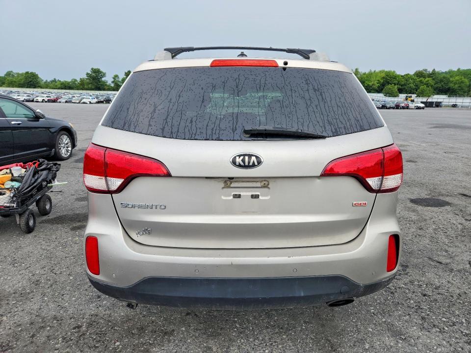 Photo 6 from auction – 2015 KIA SORENTO with VIN 5XYKT4A67FG575483