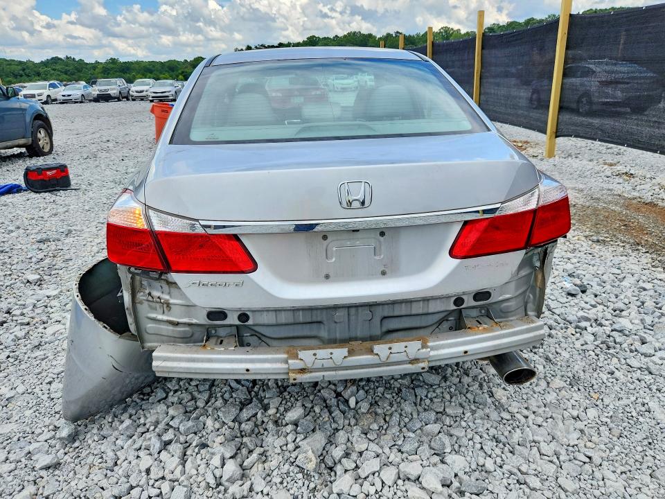 Photo 6 from auction – 2014 HONDA ACCORD with VIN 1HGCR2F31EA230150
