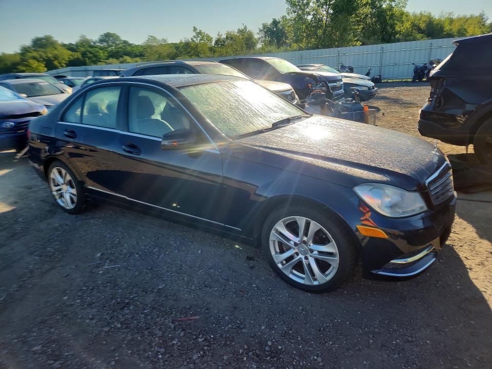 Photo 4 from auction – 2012 MERCEDES-BENZ C with VIN WDDGF8BB9CA709296