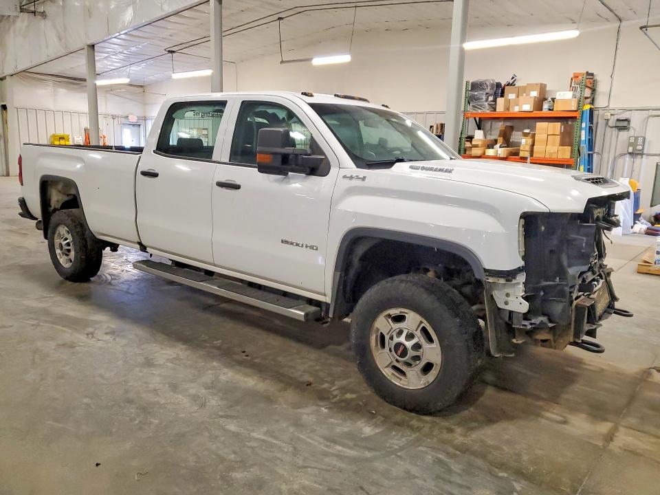 Photo 4 from auction – 2018 GMC SIERRA with VIN 1GT12REY8JF224858