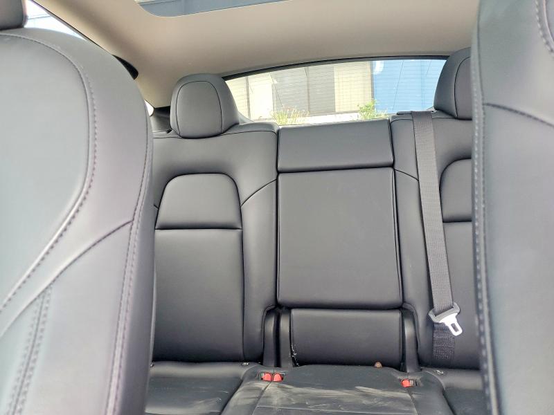 Photo 10 from auction – 2021 TESLA MODEL Y with VIN 5YJYGDEE9MF183979