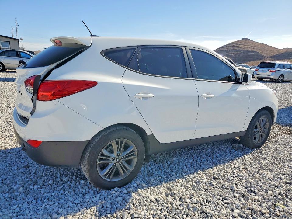 Photo 3 from auction – 2015 HYUNDAI TUCSON with VIN KM8JT3AFXFU085779