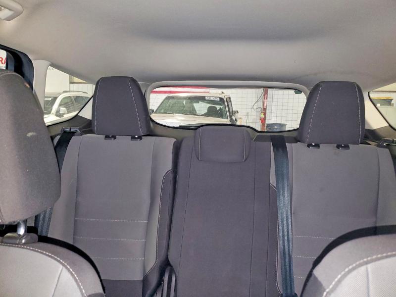 Photo 10 from auction – 2017 FORD ESCAPE with VIN 1FMCU0F71HUD06100