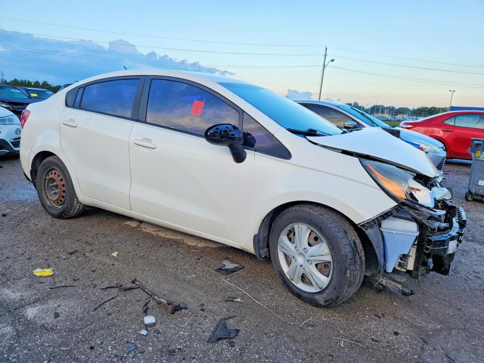 Снимка 4 от търг – 2014 KIA RIO с VIN KNADM4A36E6419879
