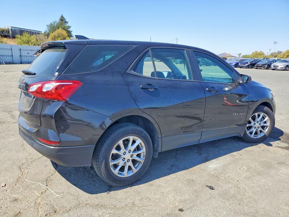 Photo 3 from auction – 2020 CHEVROLET EQUINOX with VIN 2GNAXHEV8L6263102