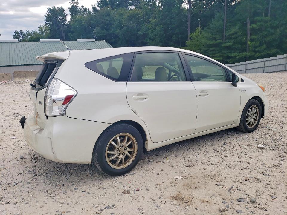 Photo 3 from auction – 2013 TOYOTA PRIUS V with VIN JTDZN3EUXD3230865