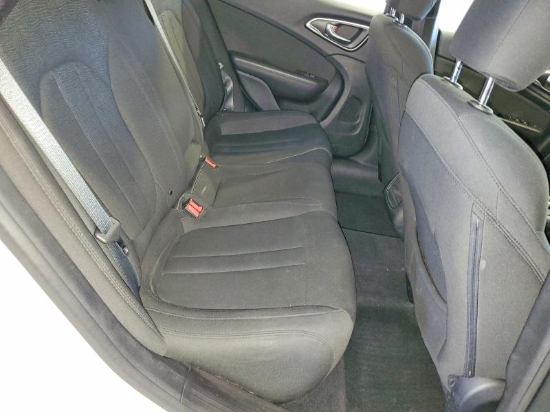 Photo 10 from auction – 2016 CHRYSLER 200 with VIN 1C3CCCAB7GN125875