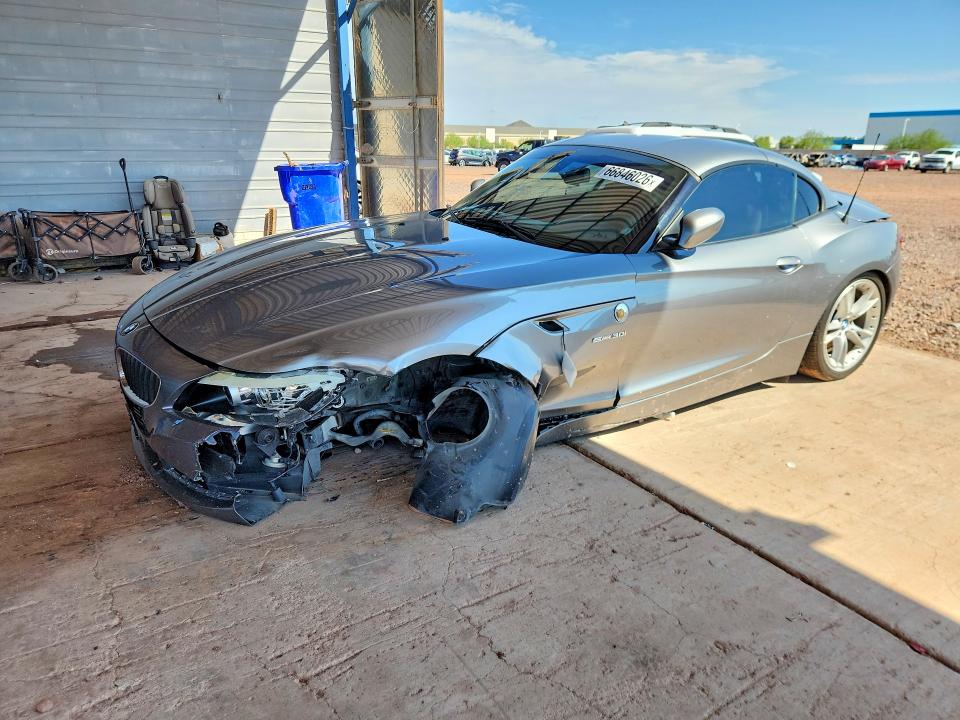 BMW Z4 2009 مع رقم تعريف المركبة WBALM53549E160871 - صورة من المزاد