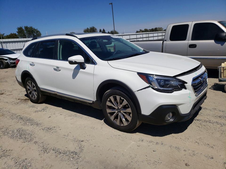 Photo 4 from auction – 2018 SUBARU OUTBACK with VIN 4S4BSETC1J3205456