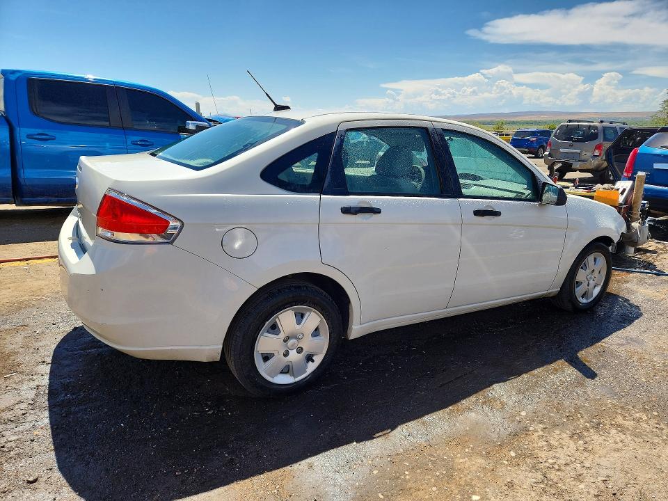 Photo 3 from auction – 2011 FORD FOCUS with VIN 1FAHP3EN4BW106851