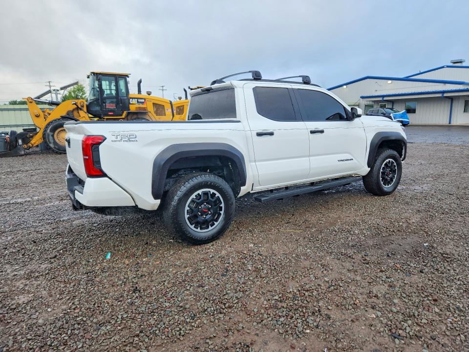 Photo 3 from auction – 2025 TOYOTA TACOMA with VIN 3TMLB5JN2SM096891