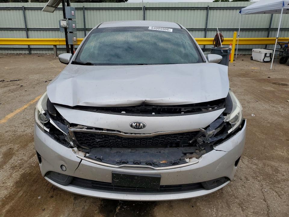 Снимка 5 от търг – 2017 KIA FORTE с VIN 3KPFK4A73HE115508