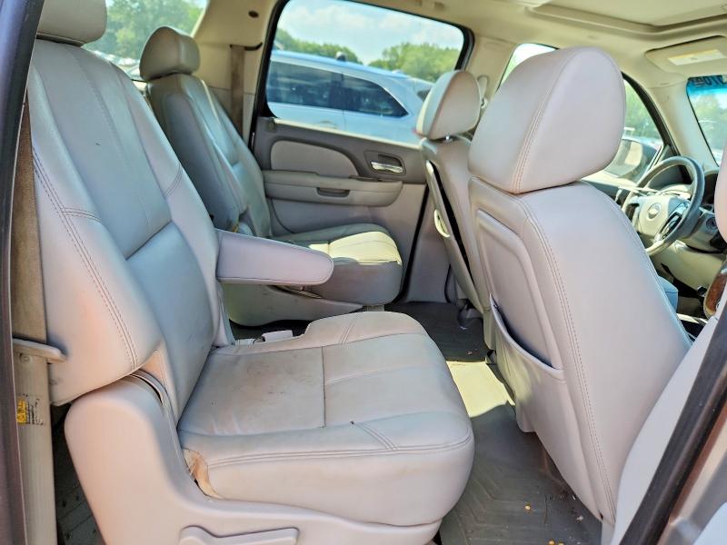 Photo 10 from auction – 2007 CHEVROLET SUBURBAN with VIN 1GNFC16J17J178180