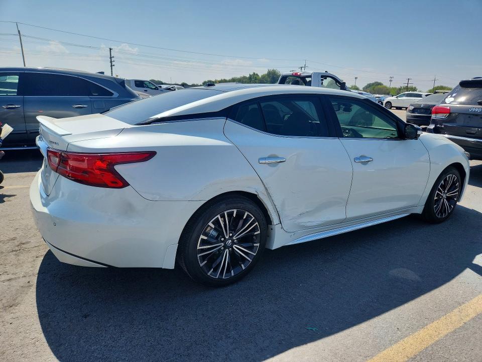 Photo 3 from auction – 2017 NISSAN MAXIMA with VIN 1N4AA6AP0HC410748