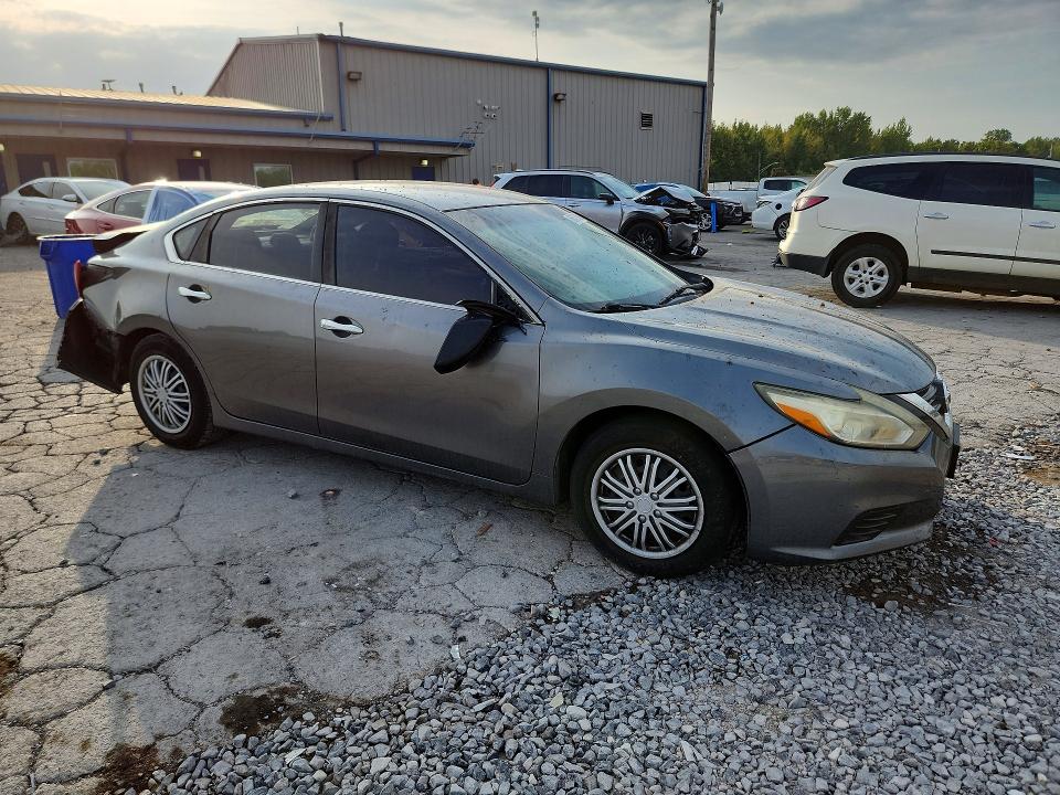 Снимка 4 от търг – 2016 NISSAN ALTIMA с VIN 1N4AL3AP1GC186008
